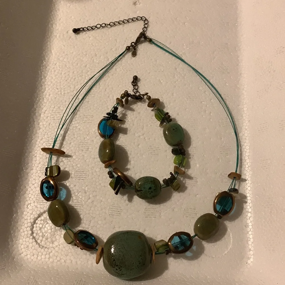 Vintage Beaded Costume Jewelry Set. Multi green n blueish color. - Picture 3 of 3